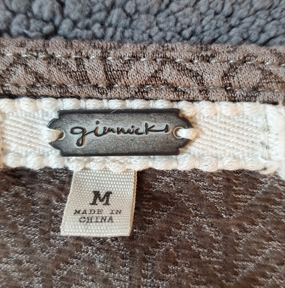 Gimmicks Textured Lace-up Top - Picture 5 of 11